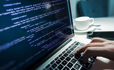 中國(guó)最小黑客汪正揚(yáng) 8歲學(xué)編程，用鍵盤敲出不一樣童年